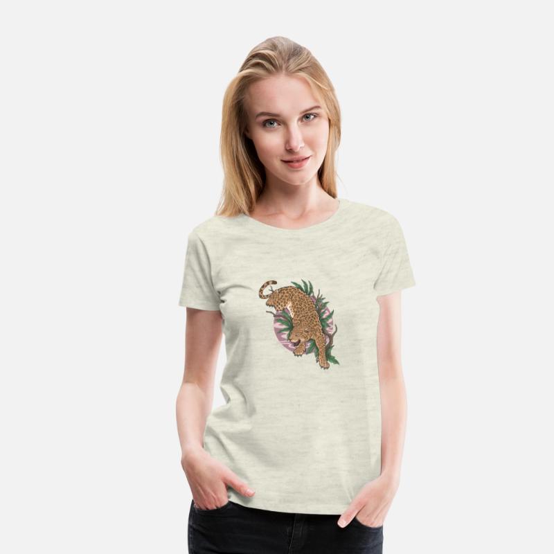 leopard wild animal climb