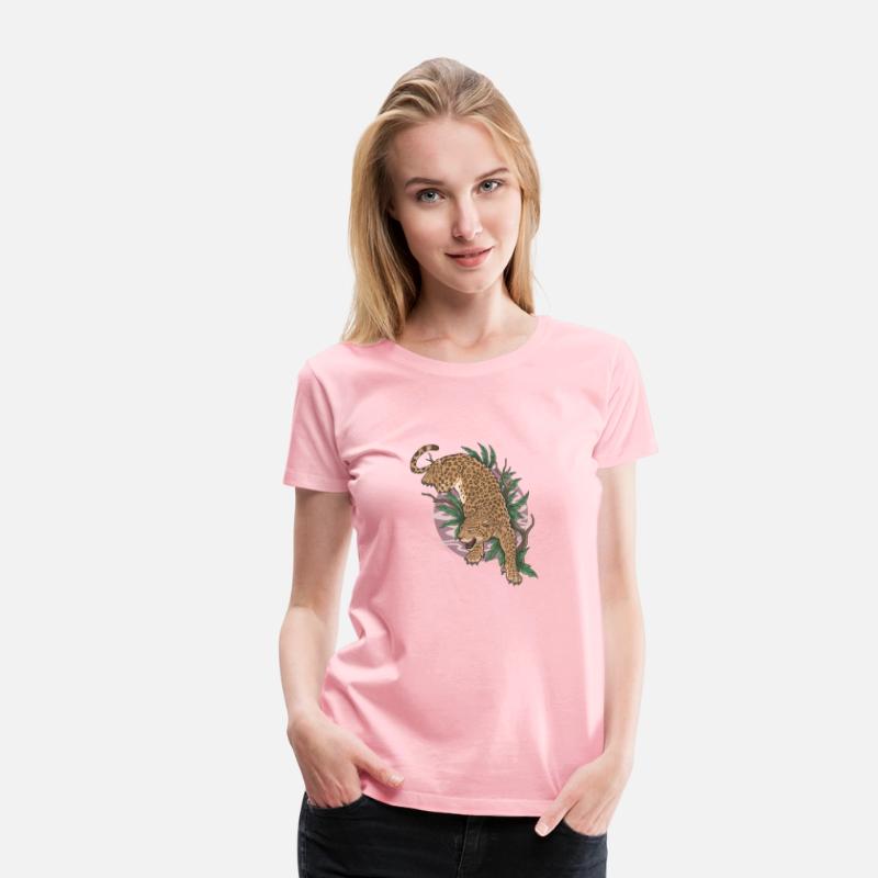 leopard wild animal climb