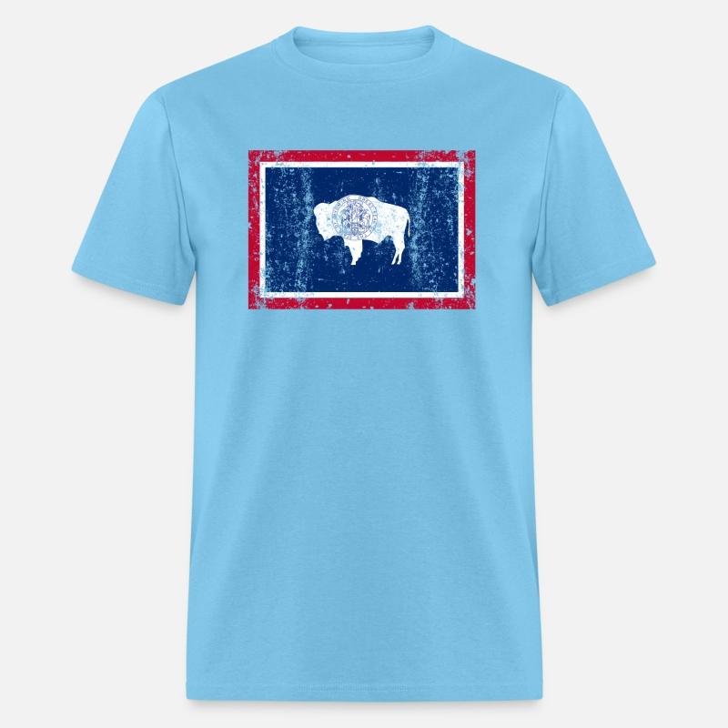 Wyoming Flag Distressed Novelty Mom